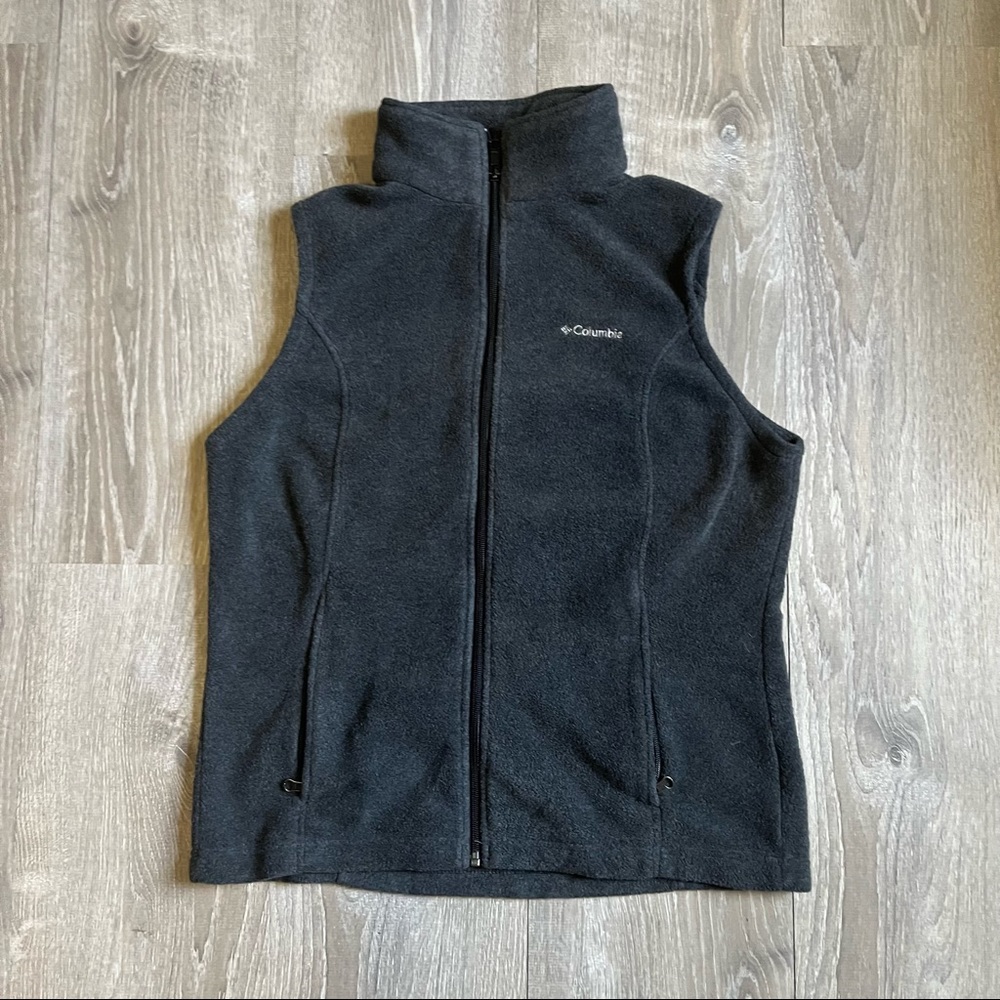 Columbia fleece vest in mens size L!👕🔥